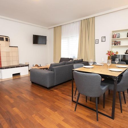 Stadthaus Mit 2 Schlafzimmern & Wohnzimmer Mit Kamin - Kostenloser Privat-Parkplatz Auf Dem Grundstueck Leipzig Exterior foto