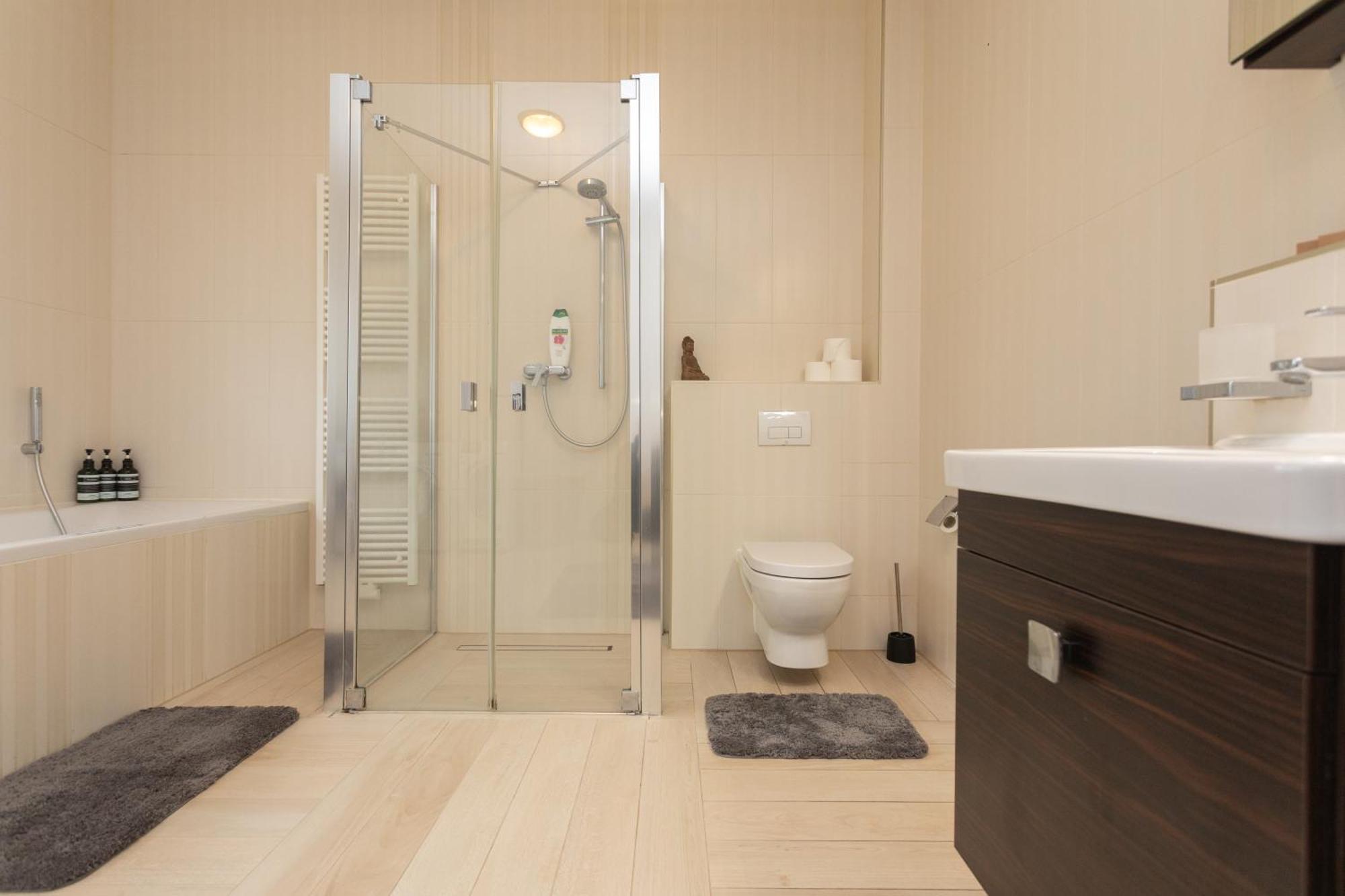 Stadthaus Mit 2 Schlafzimmern & Wohnzimmer Mit Kamin - Kostenloser Privat-Parkplatz Auf Dem Grundstueck Leipzig Exterior foto
