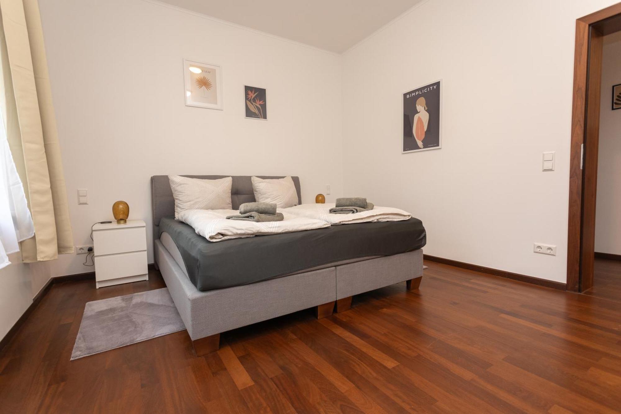 Stadthaus Mit 2 Schlafzimmern & Wohnzimmer Mit Kamin - Kostenloser Privat-Parkplatz Auf Dem Grundstueck Leipzig Exterior foto