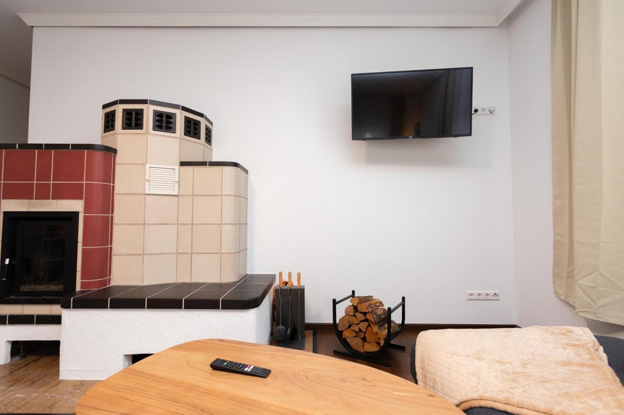 Stadthaus Mit 2 Schlafzimmern & Wohnzimmer Mit Kamin - Kostenloser Privat-Parkplatz Auf Dem Grundstueck Leipzig Exterior foto