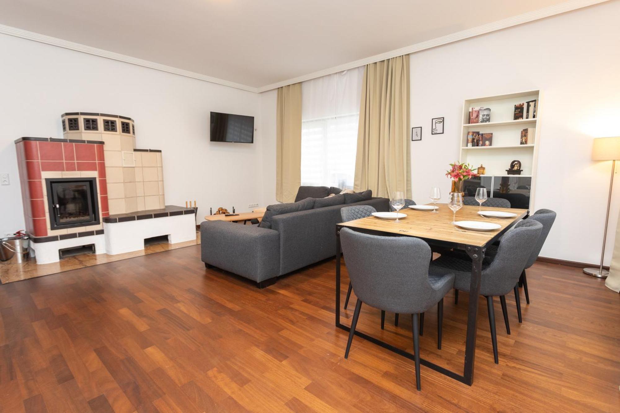 Stadthaus Mit 2 Schlafzimmern & Wohnzimmer Mit Kamin - Kostenloser Privat-Parkplatz Auf Dem Grundstueck Leipzig Exterior foto